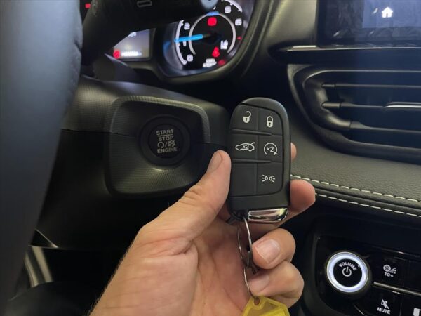 FIAT FASTBACK 1.0 TURBO 200 HYBRID AUDACE CVT 2025/2025