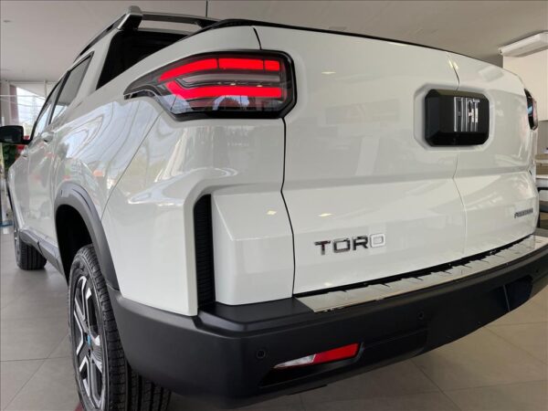 FIAT TORO 1.3 TURBO 270 FLEX FREEDOM AT6 2025/2026