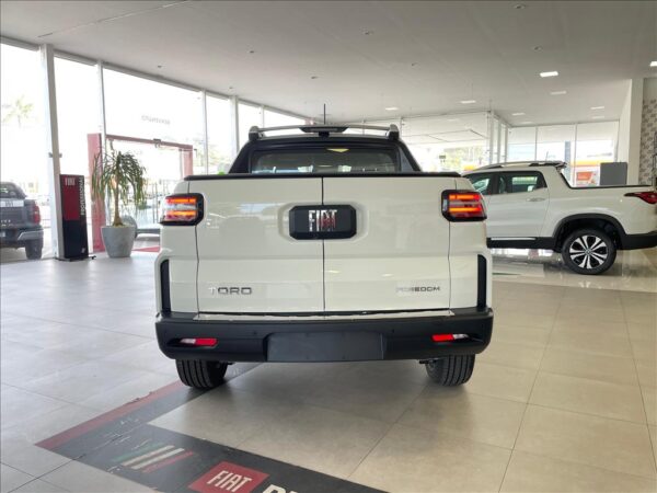 FIAT TORO 1.3 TURBO 270 FLEX FREEDOM AT6 2025/2026